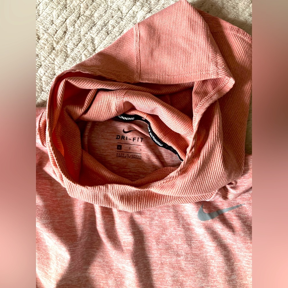 Women’s Nike Peach Dry Fit Hoodie, Large